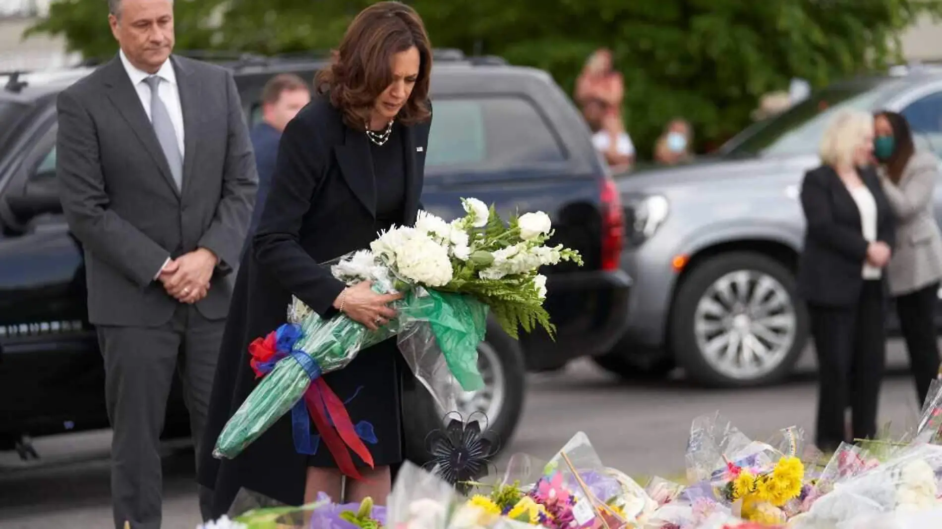 Kamala Harris acude a servicio funeraria de victima en tiroteo de Buffalo